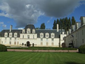 Dépendances du château de Champigny sur Veude