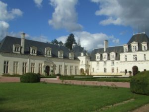 Dépendances du château de Champigny sur Veude